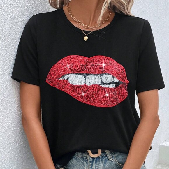 😭 KISS ME Black Sequin Lips Tee Shirt Valentines day - Picture 5 of 6